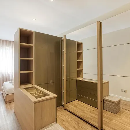 A Luxurious 3br With Private Indoor Pool & Parking By 360 Estates *