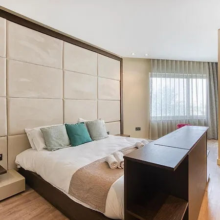 A Luxurious 3br With Private Indoor Pool & Parking By 360 Estates 아파트 *