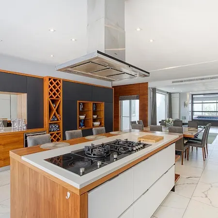 A Luxurious 3br With Private Indoor Pool & Parking By 360 Estates *