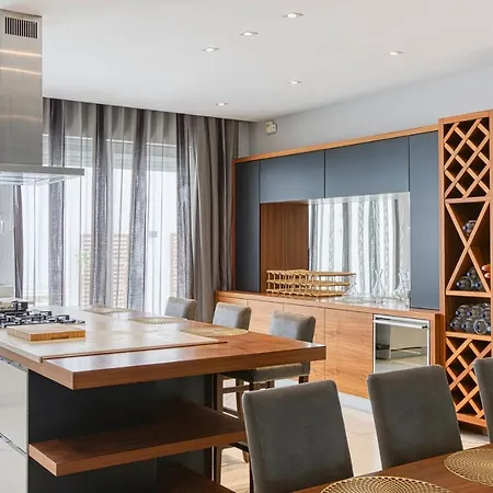A Luxurious 3br With Private Indoor Pool & Parking By 360 Estates 아파트 *