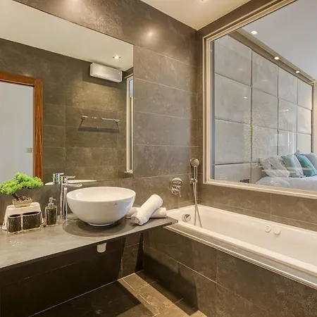 A Luxurious 3br With Private Indoor Pool & Parking By 360 Estates * Gharghur
