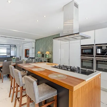 Apartamento A Luxurious 3br With Private Indoor Pool & Parking By 360 Estates